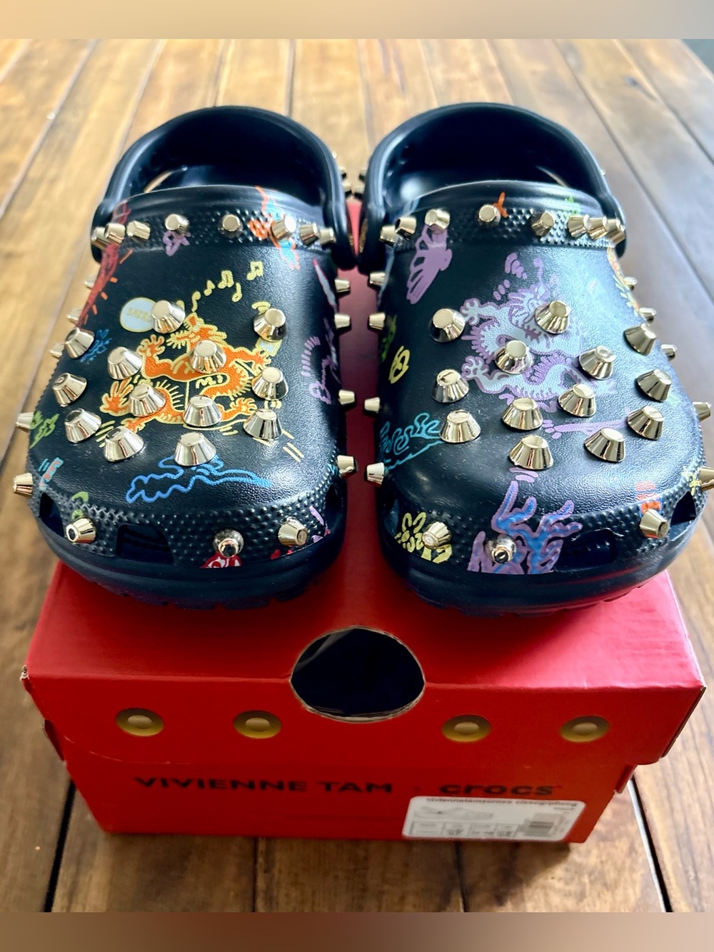 Vivienne Tam x Crocs colab Limited Edition Rare ! Sold out size 7w NWB - Picture 2 of 10